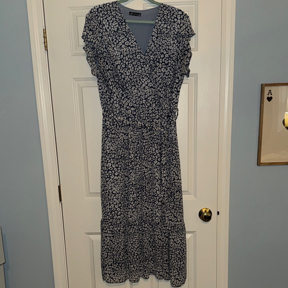 Elegant Blue Floral Midi Dress